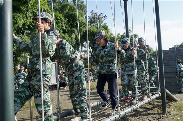 磨砺青春 向阳生长——记棠外初2018级学生黄龙溪研学实践活动