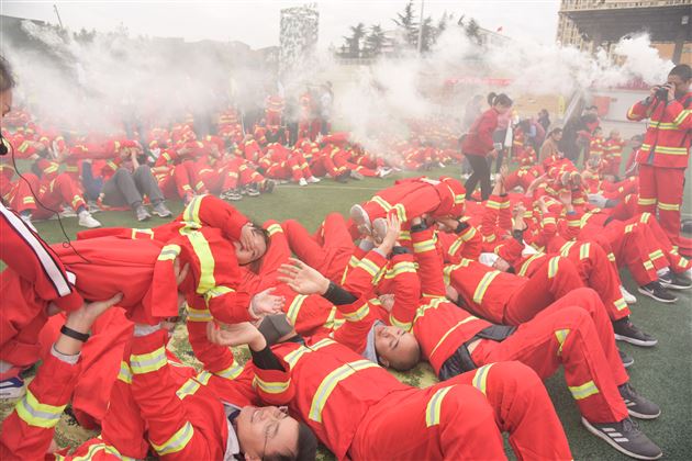 消防总动员 勇敢拼向前——棠外实验幼儿园2019年消防主题亲子运动会