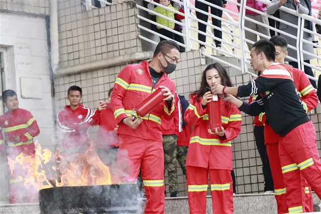 消防总动员 勇敢拼向前——棠外实验幼儿园2019年消防主题亲子运动会