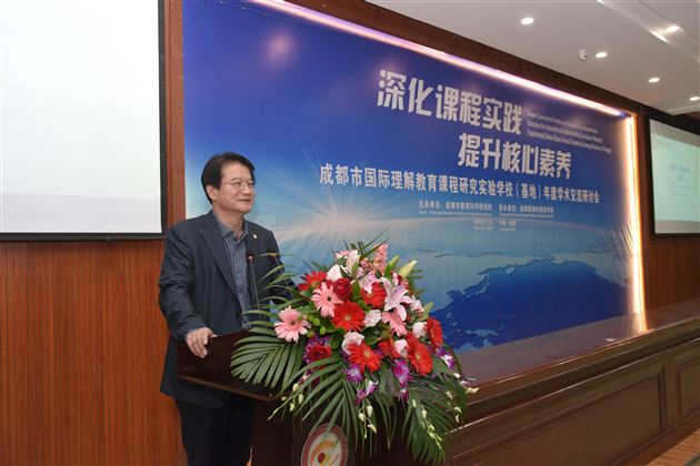 韩国原州市长元昌默对中韩教育交流情况作介绍