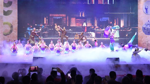 群舞《蓉城井巷》