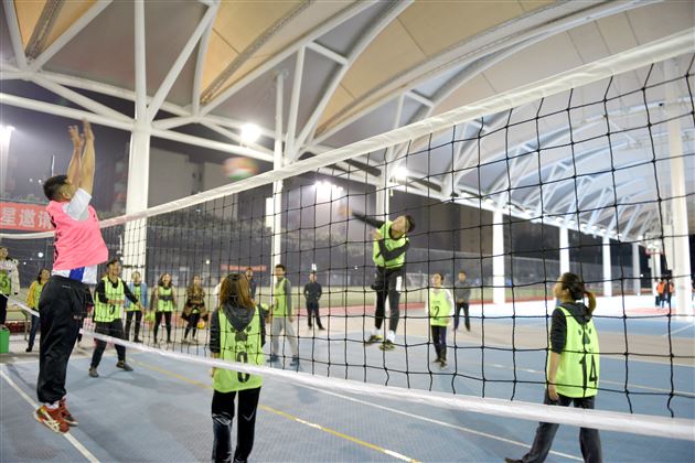 志同道合 快乐悠然——我校教职工气排球兴趣小组“全明星”邀请赛顺利举办