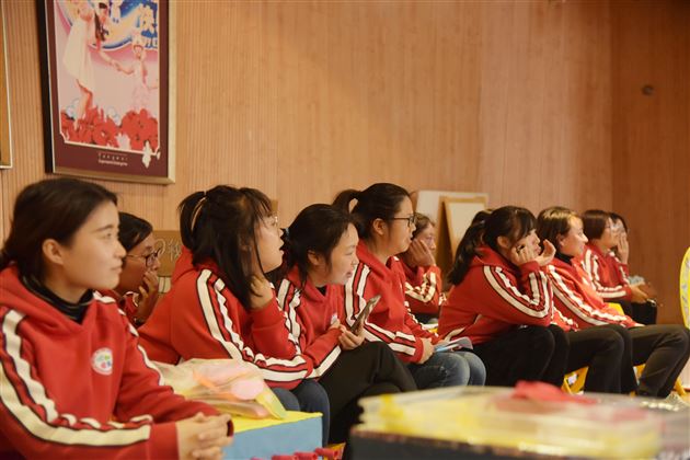 棠外实验幼儿园开展教师技能大比武——自制教玩具展评活动