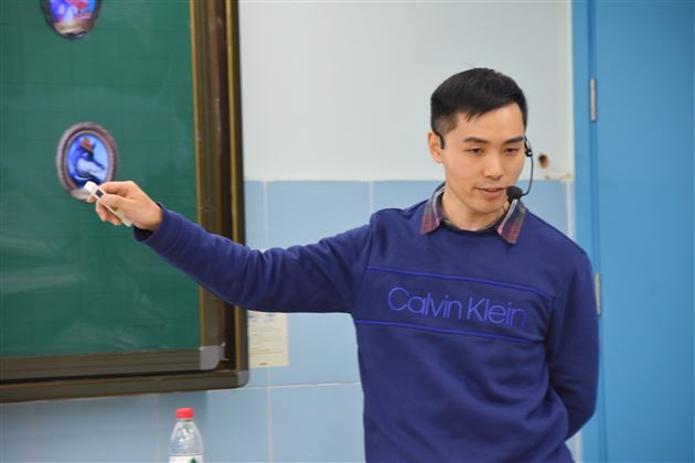 郑州市优秀教师到我校附小参观学习