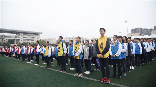 我校初中第六届冬季师生集体运动会圆满成功