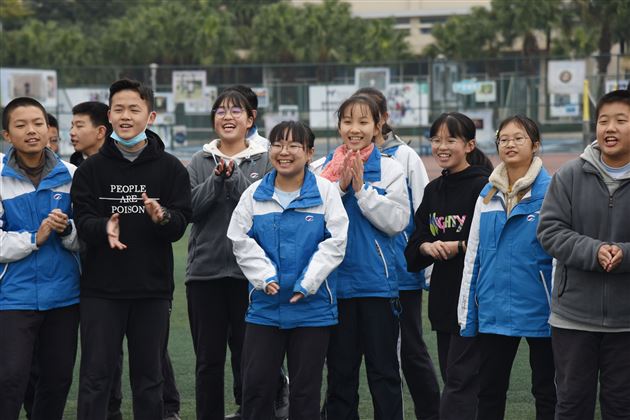 我校初中第六届冬季师生集体运动会圆满成功