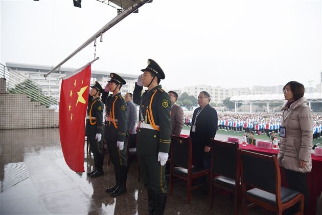 我校初中第六届冬季师生集体运动会圆满成功