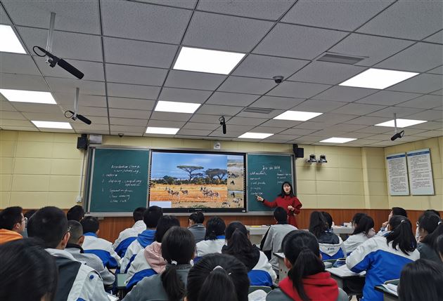 我校高中外语“芬芳名师工作室”开展研修成果汇报暨外语联合教研专题研讨活动