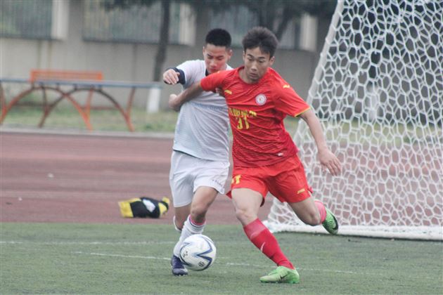 我校连续三年包揽双流区校园足球比赛冠军