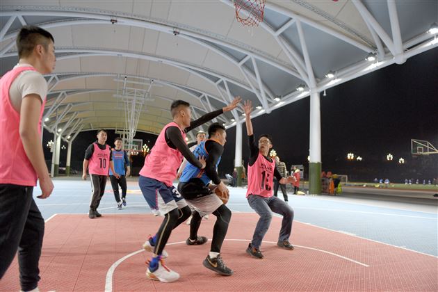 不篮球 无兄弟——我校举办教职工篮球 “全明星”邀请赛