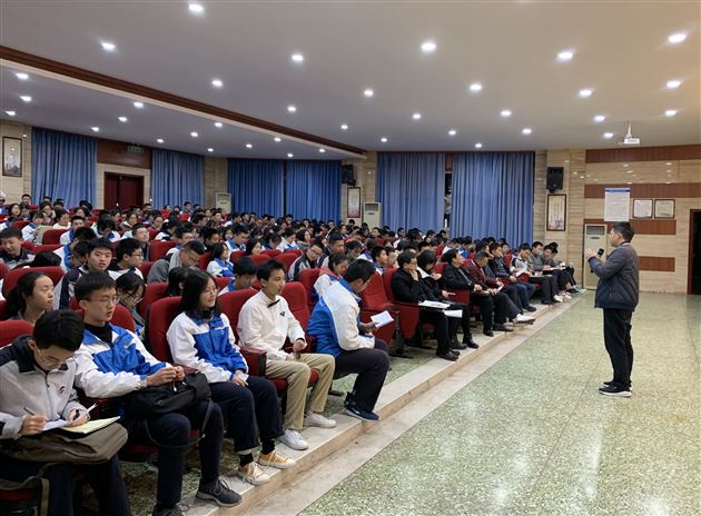 思维是无限的国度 话语是灵魂的阐述——高2018级“我爱我的祖国·我爱我的棠外”演讲比赛圆满举行