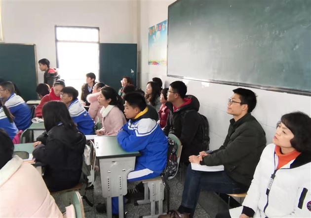 双流区孙晓晖名班主任工作室棠外毛传友、峗柯伊老师送教东升二中和成都信息工程学院附属学校