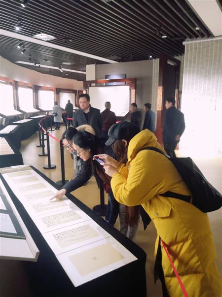 我校书法美术教师前往全国第十二届书法篆刻展览参观学习