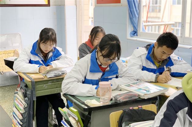 新时代的路上，我们已“启航”——高2019级“启航杯”作文大赛圆满落幕