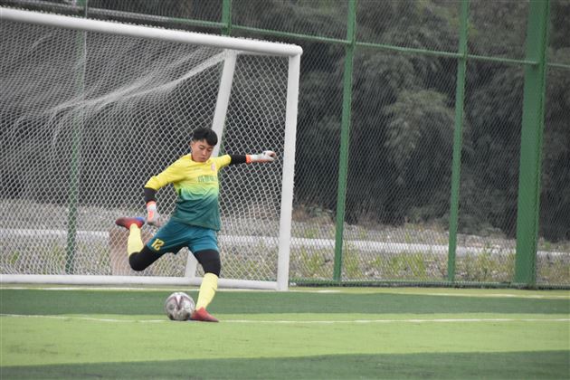 棠外高中足球队获成都市足球锦标赛双冠