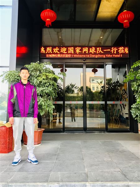 我校初中学生李玮鹏入选国家青年网球队广西柳州集训队