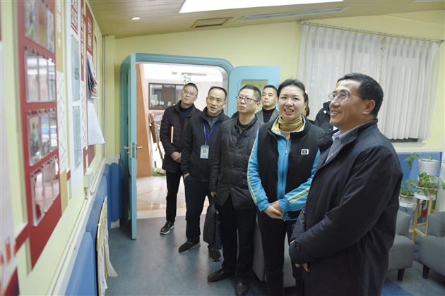 不忘教育初心 牢记育人使命——成都市委教育工委专职副书记、市教育局党组成员何荣一行莅临棠外调研指导工作