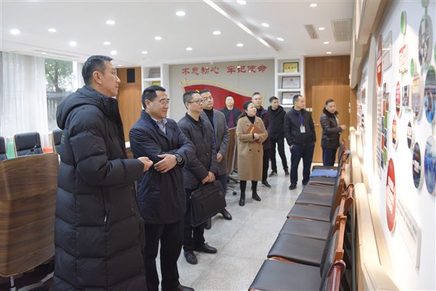 不忘教育初心 牢记育人使命——成都市委教育工委专职副书记、市教育局党组成员何荣一行莅临棠外调研指导工作