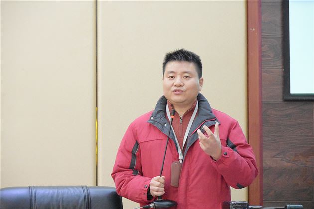 专家引领 强力推进——市、区两级刘勇名师工作室与棠外初中语文教研组开展“深度学习视域下的整本书阅读教学实践研究”联合教研活动