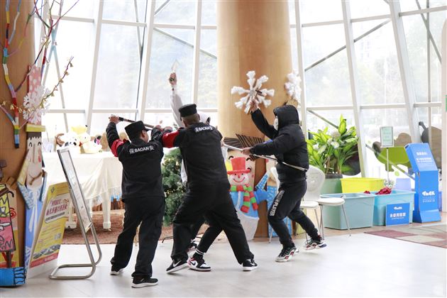 提升防暴意识 构建平安校园——棠外实验幼儿园开展防暴演练