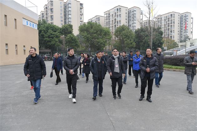 武汉校园足球调研团到访我校