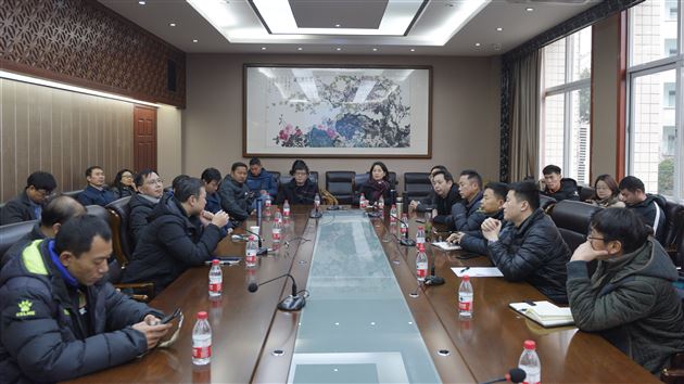 武汉校园足球调研团到访我校