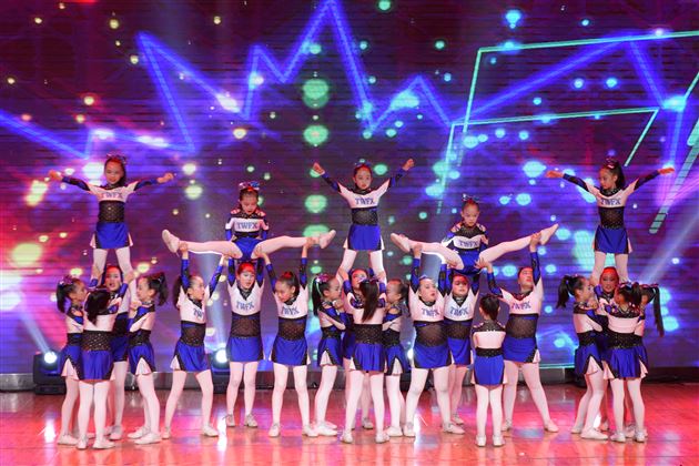 人间换岁歌舞升平祝鸿禧 天外回春芷兰棠外添异彩——成都棠湖外国语学校2020年师生迎新联欢晚会隆重举行