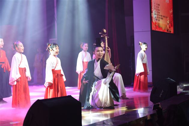 人间换岁歌舞升平祝鸿禧 天外回春芷兰棠外添异彩——成都棠湖外国语学校2020年师生迎新联欢晚会隆重举行