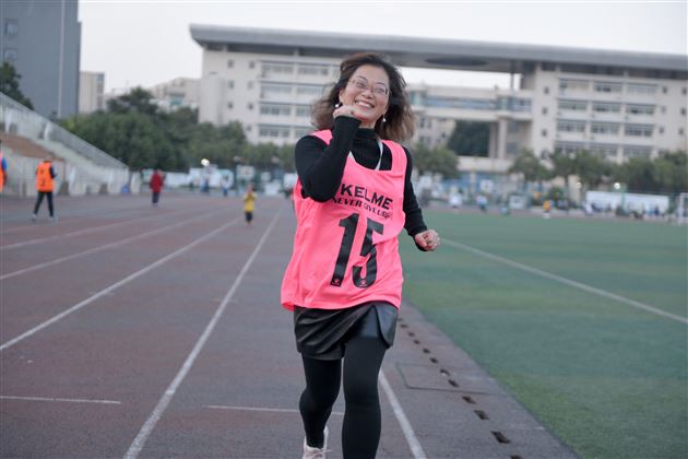 奔跑跨年 健康快乐——棠外工会酷跑俱乐部第二届教职工校园迷你马拉松快乐跑开跑