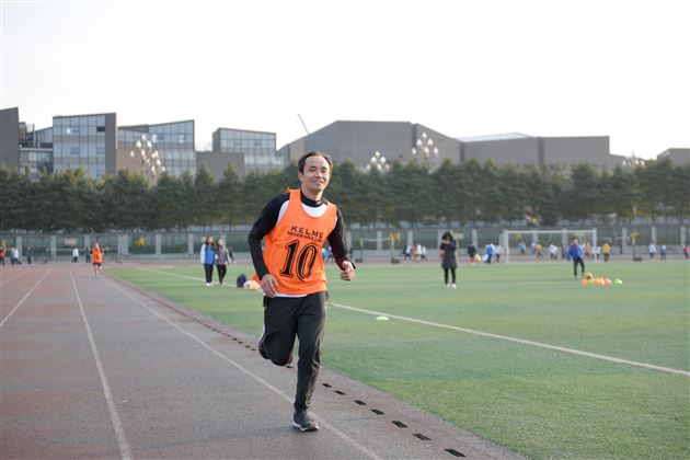 奔跑跨年 健康快乐——棠外工会酷跑俱乐部第二届教职工校园迷你马拉松快乐跑开跑