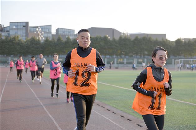 奔跑跨年 健康快乐——棠外工会酷跑俱乐部第二届教职工校园迷你马拉松快乐跑开跑