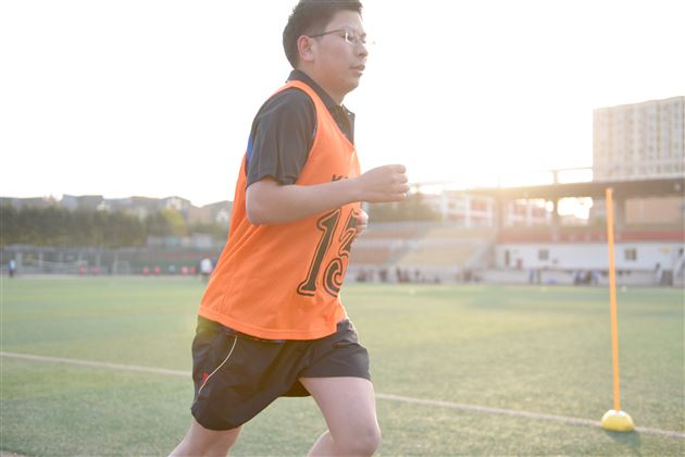 奔跑跨年 健康快乐——棠外工会酷跑俱乐部第二届教职工校园迷你马拉松快乐跑开跑