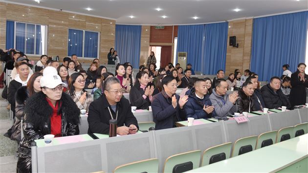 研学归来共分享 年终表彰话成长——记2019年国际部U-Course课程之西安研学汇报展示暨年终表彰大会