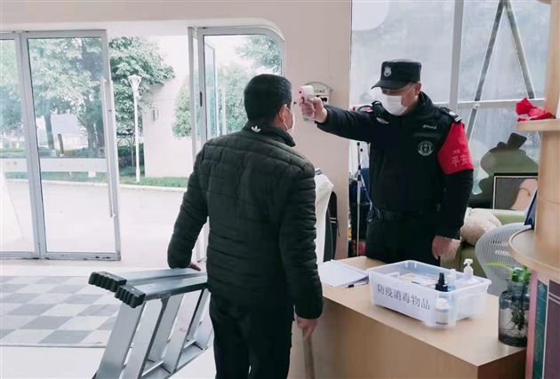 抗击疫情，我们在行动