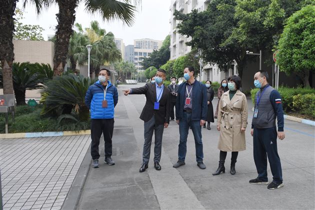 双流区人大常委会副主任鲜明一行深入棠外检查指导高三开学复课工作