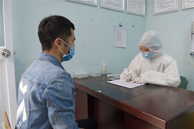 严阵以待 一丝不苟——棠外开展初一、初二返校复课疫情防控培训演练