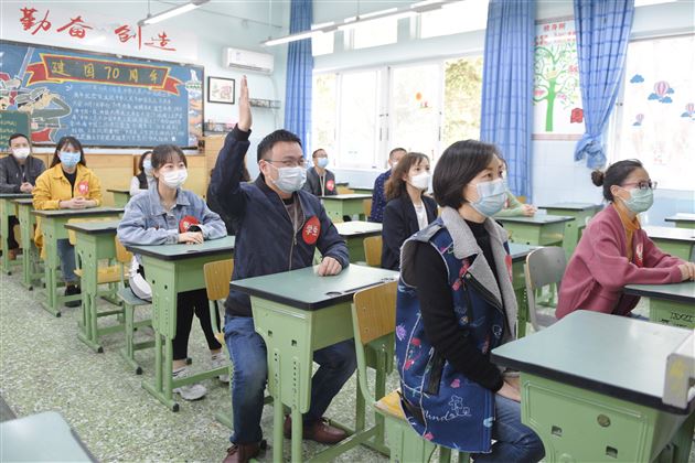 严阵以待 一丝不苟——棠外开展初一、初二返校复课疫情防控培训演练