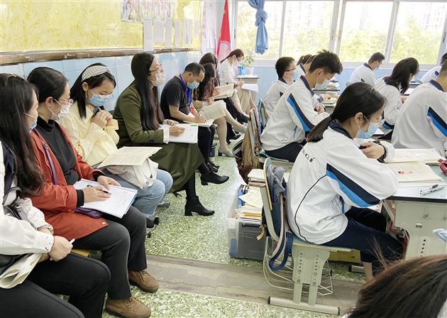 跨校联合教研 共话高三语文备考