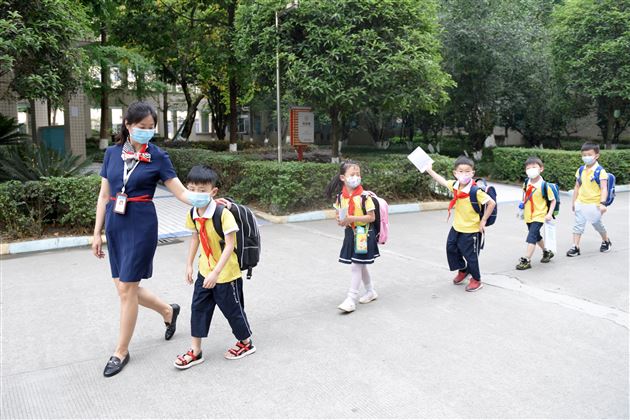 为生命的绽放 全力以赴——记棠外附小1—4年级开学日