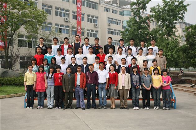 赵建高中毕业照（第四排右起数第三个）