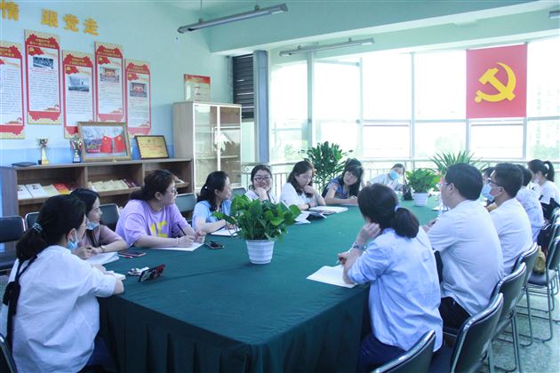 群策群力 助力初三——记我校2017级与2016级初中语文备课组中考复习交流会