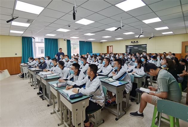 让数学趣起来——棠外初高中数学组开展联合教研活动