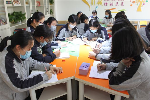 透过时间橱窗 见证危机中的成长——疫情背景下的棠外心理团体辅导系列活动 