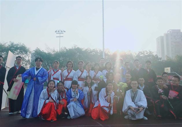 从棠外到清华，张博韬同学的华丽转身，开启了他美丽的蓝天人生