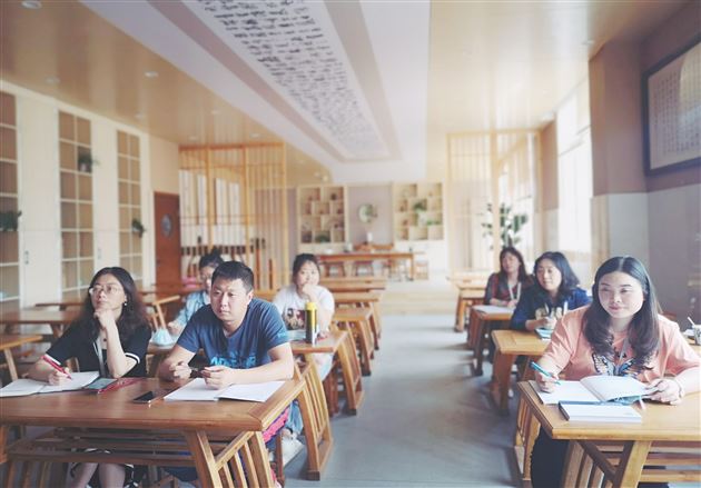 在实践中研究，争做科研型教师——记我校附小刘旭工作室活动