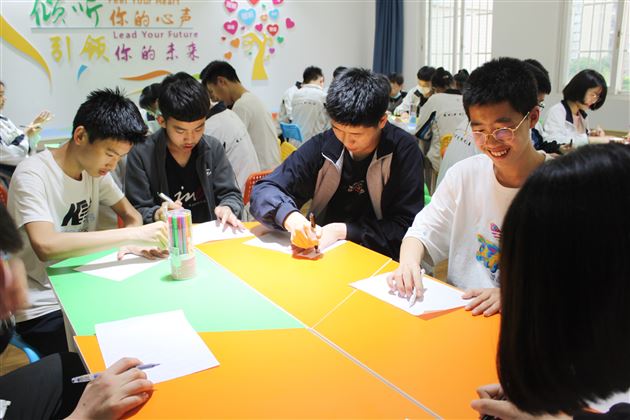 寻找隐形的翅膀——我校初三开展应对压力心理团体辅导活动