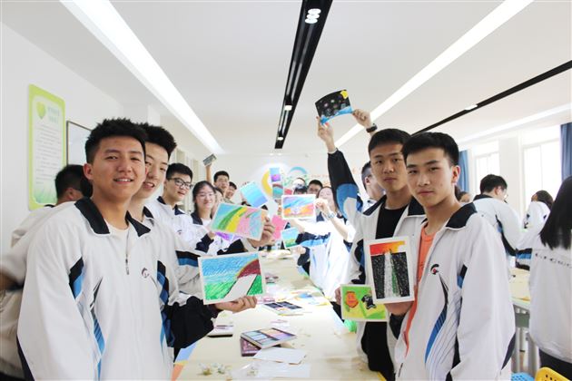 以“画”疗心，为梦想加“油”——棠外“525我爱我”心理健康节系列活动