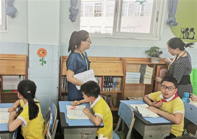 教室新布局  舒适又整洁——记我校附小班主任杨梅工作室活动