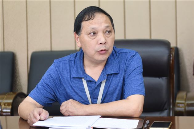 我校召开“小、初、高思政课一体化建设”研讨会