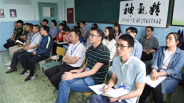 飒爽少年 未来可期——我校高中足球班正式开班